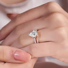 Diamond Looks Good on My Finger