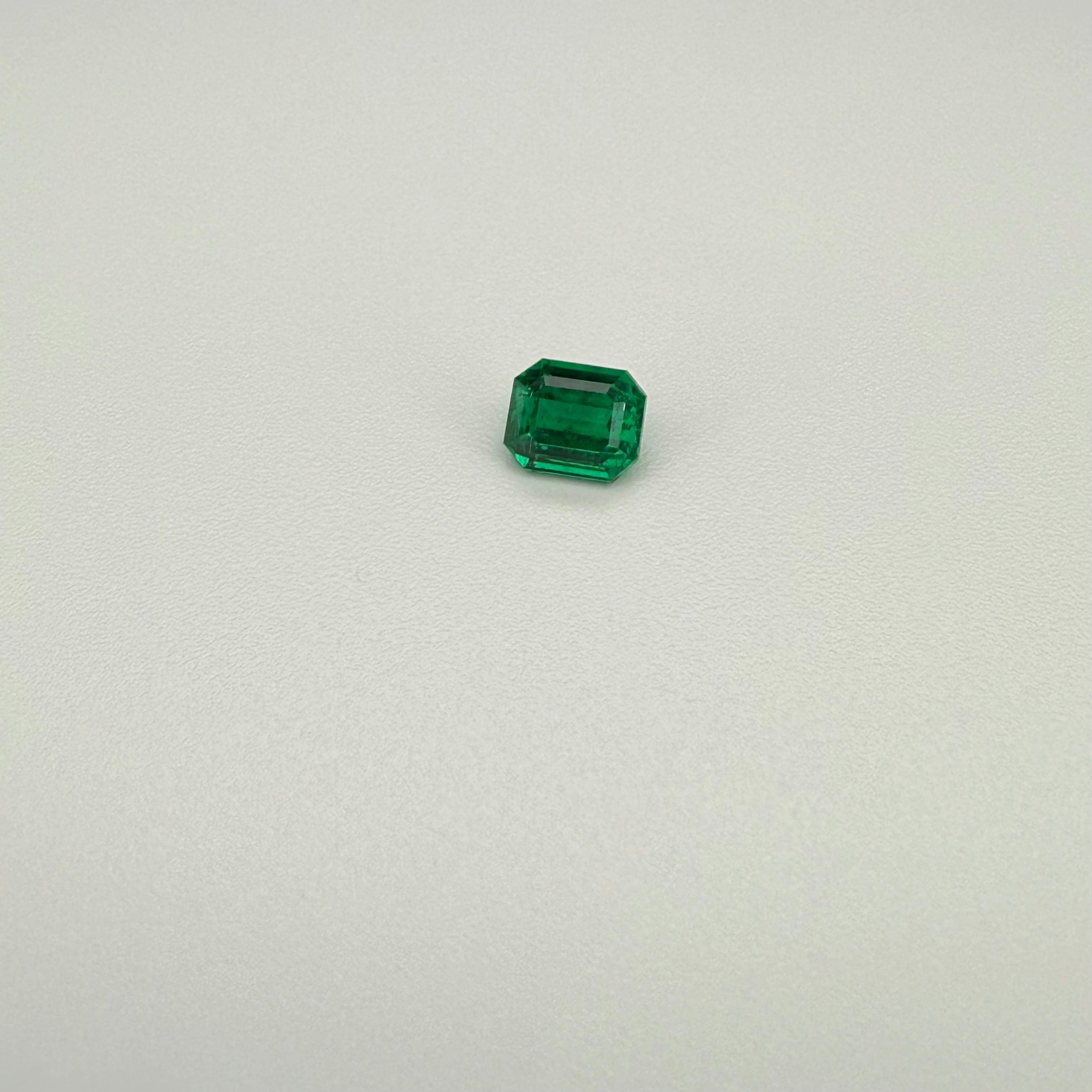 
                    1.08ct emerald gemstone
                  